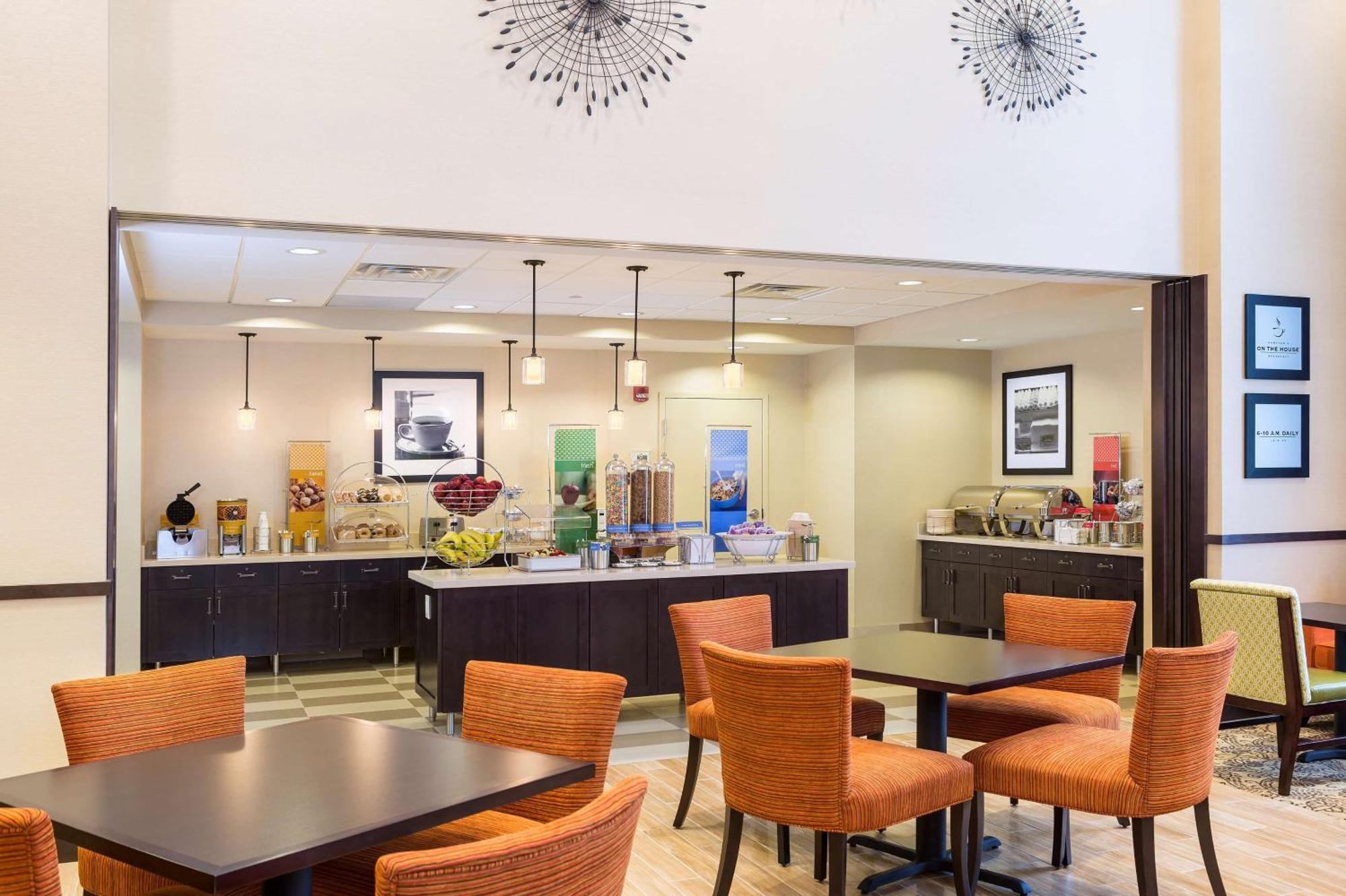 Hampton Inn & Suites Philadelphia Montgomeryville North Wales Екстер'єр фото